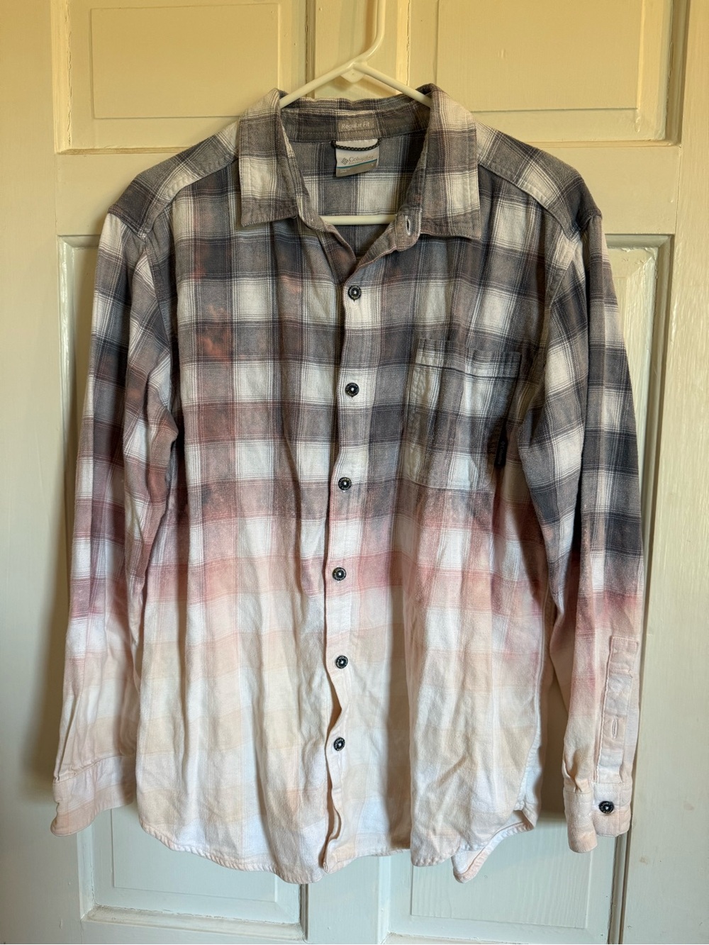 Columbia Men’s large Plaid Ombre Button-Down Shirt